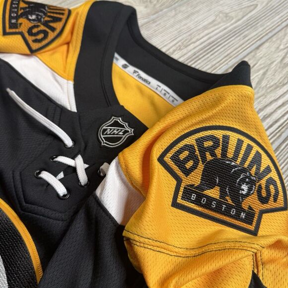 Boston Bruins Jersey Men’s L Black Fanatics Breakaway Lace Up NHL Hockey NWT - Picture 7 of 12